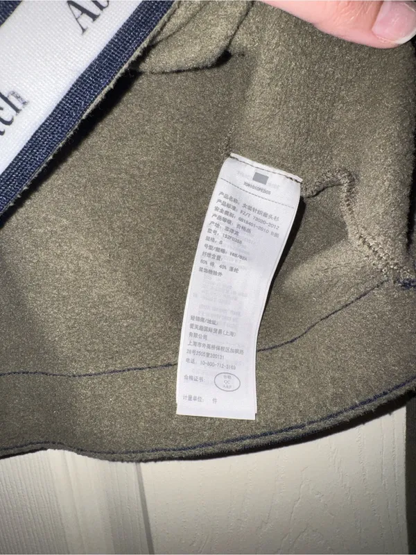 Abercrombie & Fitch Olive Cropped Crewneck Sweatshirt with Branded Hem - Image 3