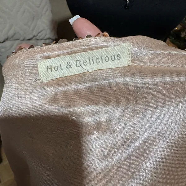 Hot & Delicious Sequin Top - Size M - Image 4