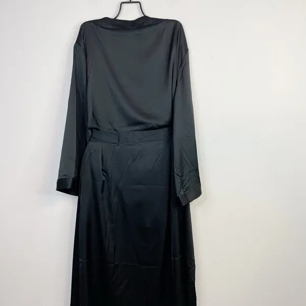 Fox & Royal City Chic Long Black Satin Robe Classic Minimalist Plus Size 18 M - Image 8