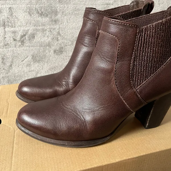 UGG Women's Cobie II Booties‎ Leather Size 11 Dark Brown - Image 2