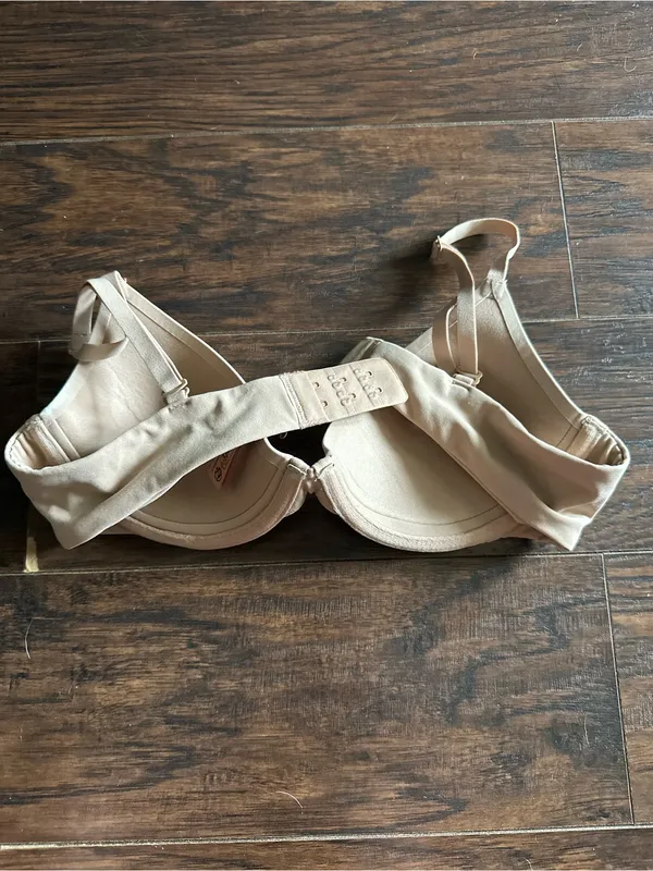 SKIMS NWOT Everyday T-Shirt Bra 36A - Image 5