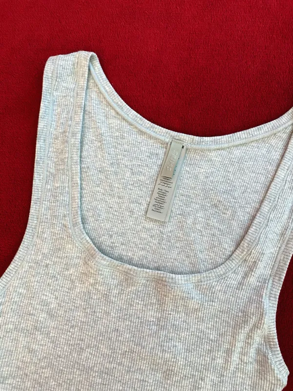 SKIMS cotton rib tank in light heather grey size XS - Image 2