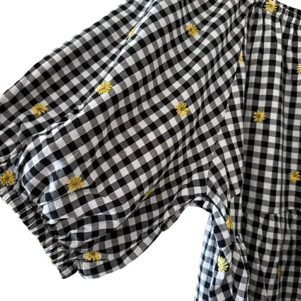 Old Navy puff sleeve black white sunflower embroidered gingham swing SZ M #2160 - Image 3