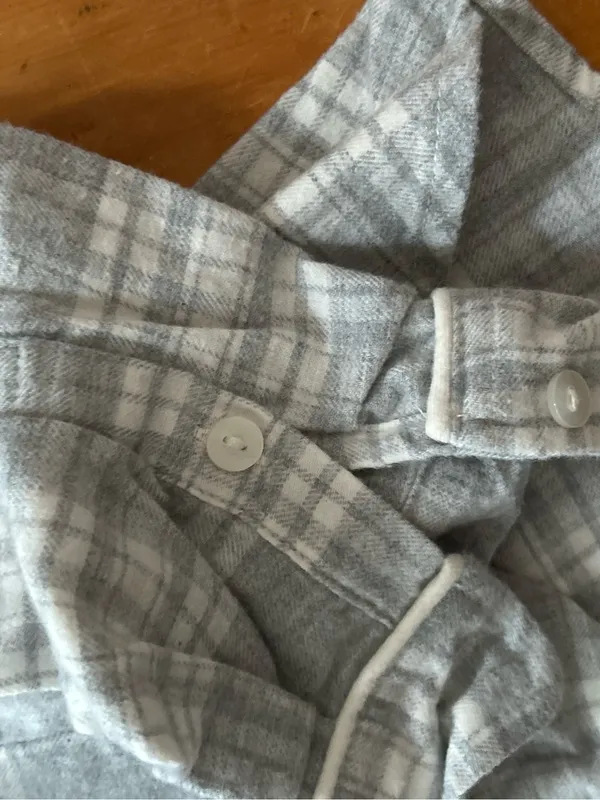 Gap flannel gray white cotton pajama top button down long sleeve medium - Image 3