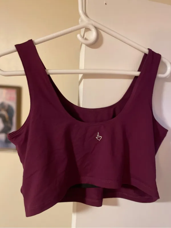 Women's Torrid Scoop Neck Crop Tank top/ sports Bra Wine Size 1 - Image 2