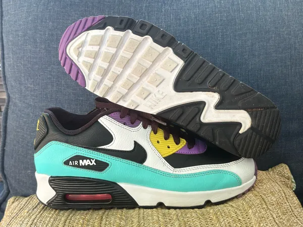 Nike Air Max 90s unisex style and color - Image 6