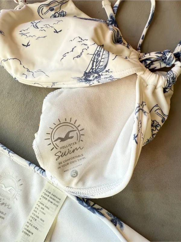 Hollister Blue & White Tropical Print Bikini Set - Image 3