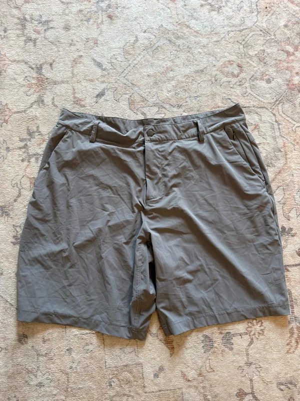 90 Degrees by Reflex Men’s Gray 9” Performance Shorts XL - Image 2