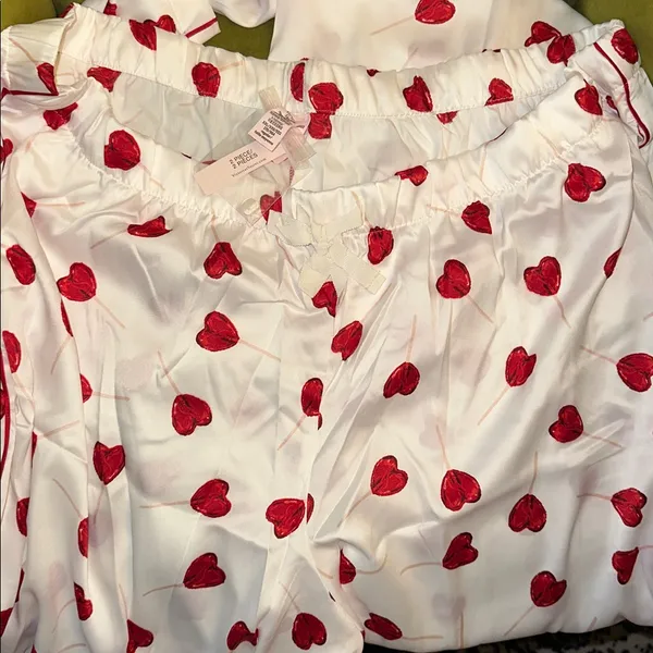 NWT Victorias Secret Valentine PJ Set - Image 5