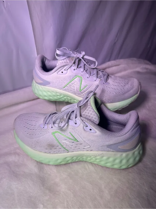 New Balance White Shoe with Neon Green Accents - Image 2
