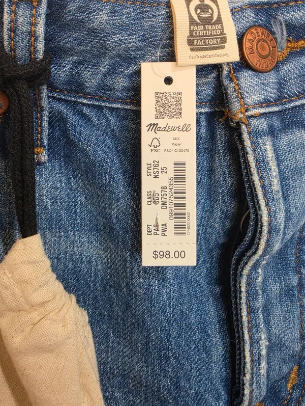 Madewell Long Denim Shorts in Pedersen Wash - Image 5