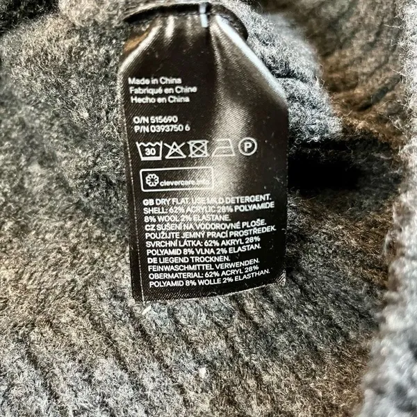 H&M Women’s Large Gray Turtleneck with Cuff Wrist - Image 8