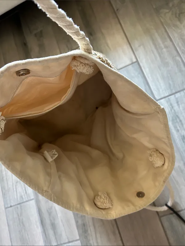 Rip Curl Beige and White Striped Rope Tote with Black Tassel - Image 7