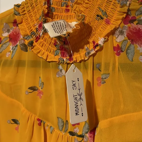 Floral blouse with smock neck line Size L - Image 4
