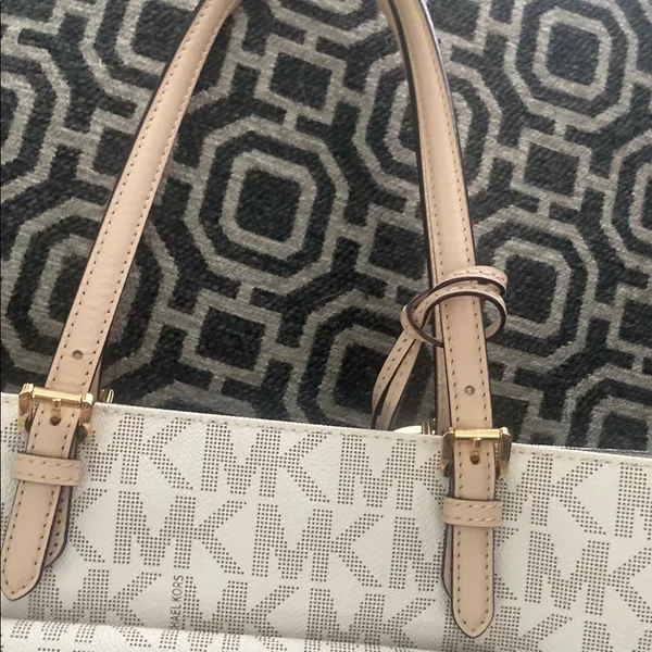 Michael Kors Cream Tote Bag with Signature Monogram - Image 9