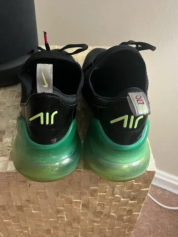 Nike Air Max 270 size 9 women - Image 5