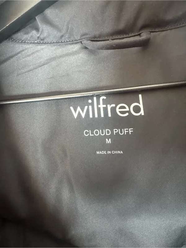 ARITZIA Wilfred Free The Cloud Puff™ Funnel-neck goose-down puffer jacket medium - Image 4