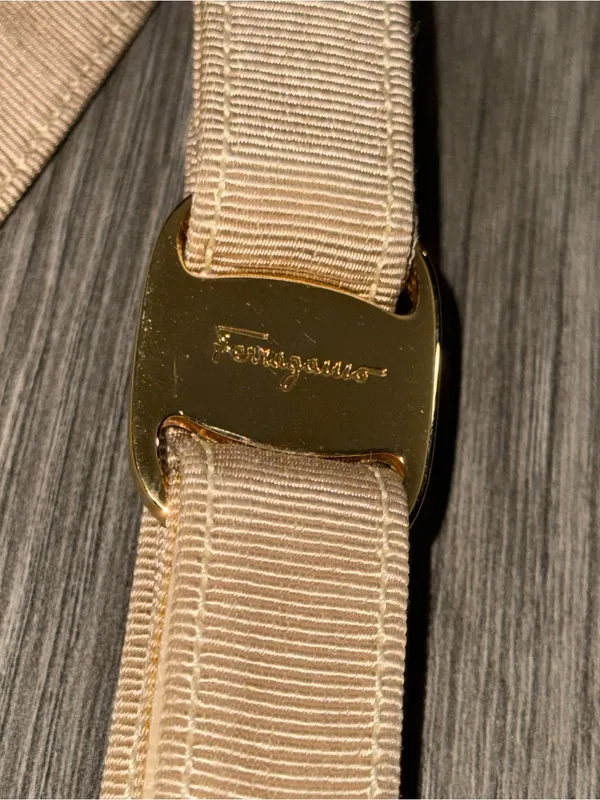 Authentic Salvatore Ferragamo Beige Vara Bow Ribbon Belt - Image 4
