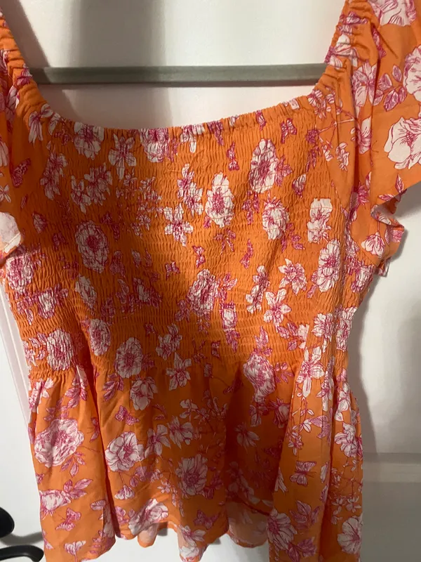 NWOT Floral Top Multi Size L - Image 4