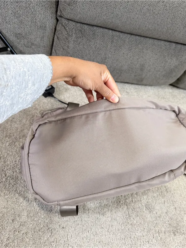 Beyond Yoga Women’s Nylon Convertible Gym Bag Drawstring Cinch Top in Gray - Image 7