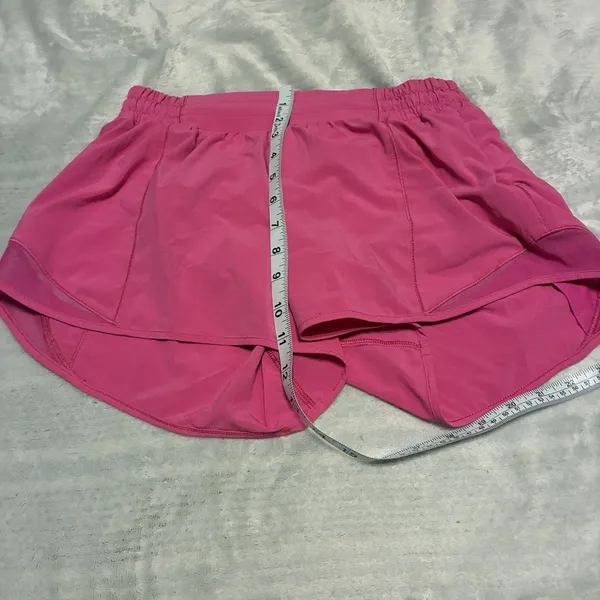 Lululemon Shorts Women’s 8 Pink Hotty Hot Lined Run Yoga Gym 2.5” Inseam - Image 6