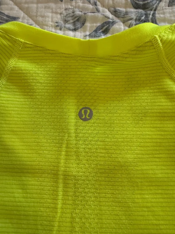 Lululemon Swiftly Tech Short Sleeve - Image 3