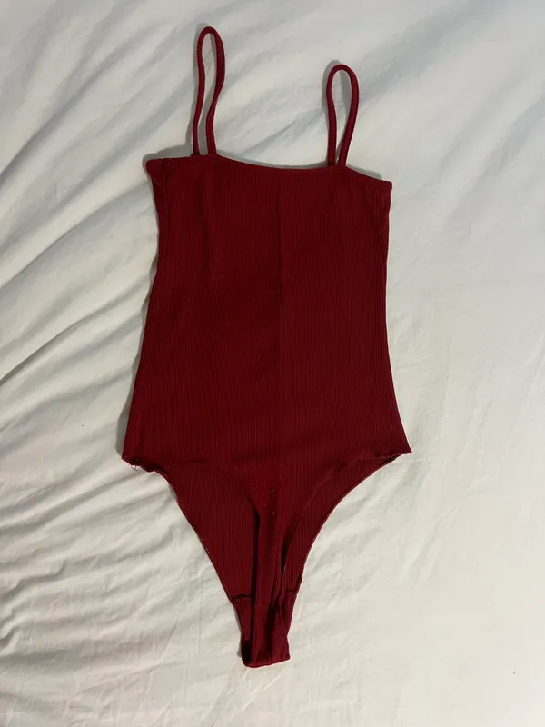 Brandy Melville Bodysuit Ribbed Deep Red - Image 4