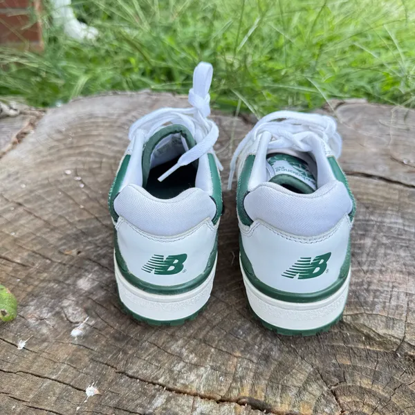 New Balance Men's 550 men’s Sneaker, shoes size 5.5 - Image 3