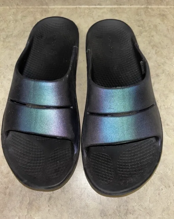 OOFOS OOAHH The Comfy Cushion Slide Sandals - Image 2