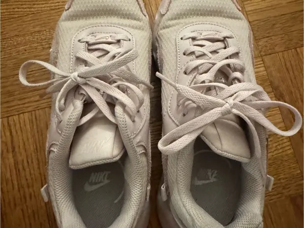 Women’s Nike Ryz 365 2 sneakers in light pink - Image 6