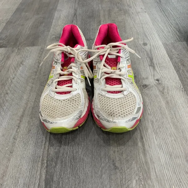 ASICS GT 2000 women’s 10 sneakers - Image 2