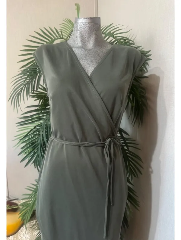 Anabelle S wrap midi dress in olive green size S - Image 2