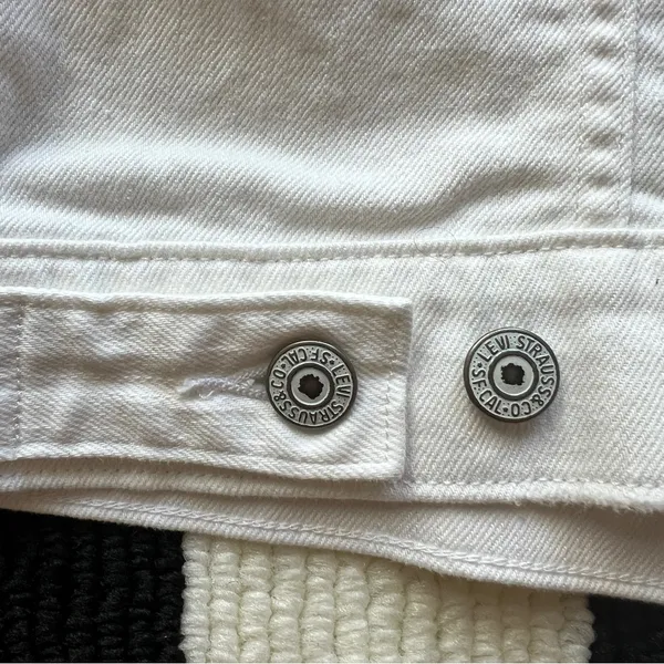 Levi's White Denim Jean Western Vest with Metal Accents NWT - Image 8