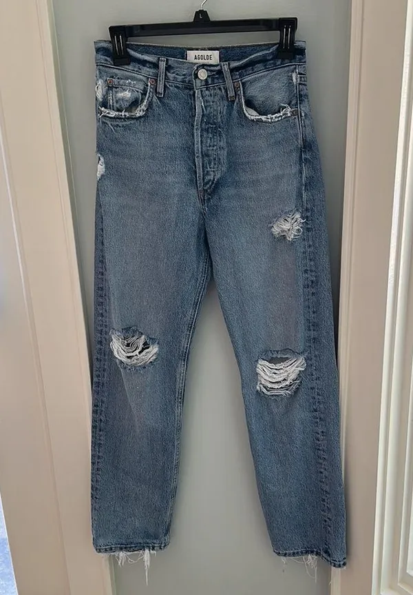 AGOLDE 90's Mid Rise Loose Distressed Jeans in Isolate - Image 6