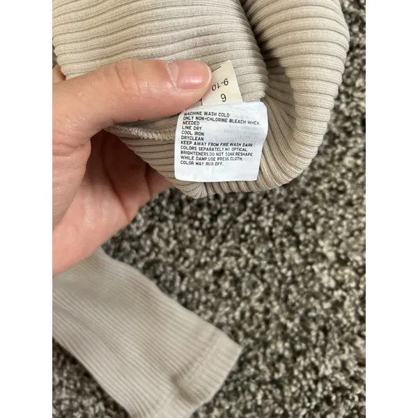 UNIQLO off-white ribbed long-sleeve knit turtleneck top M - Image 4