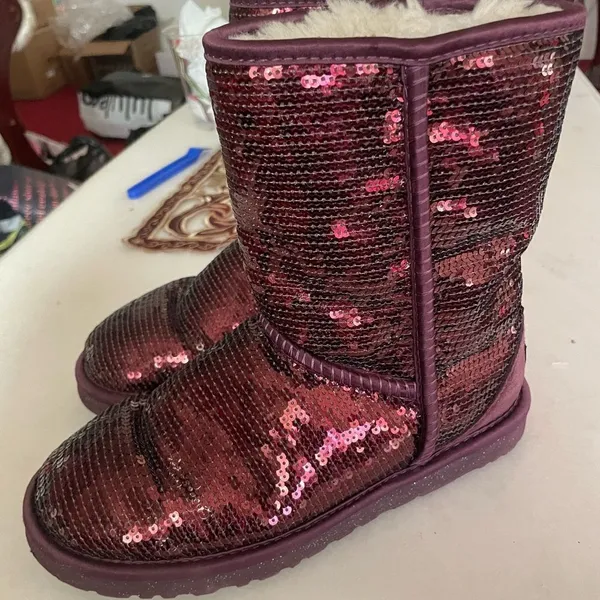 UGG Purple Port Short Sparkle Uggs- Size 5 - Image 5