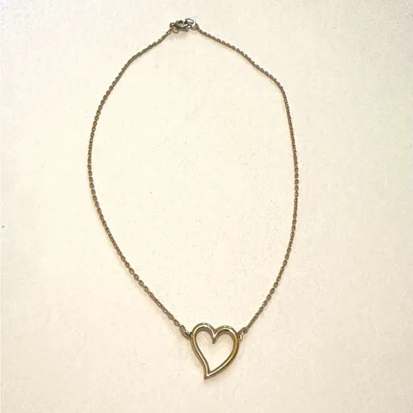 Vintage Gold Heart Pendant Necklace - Image 2