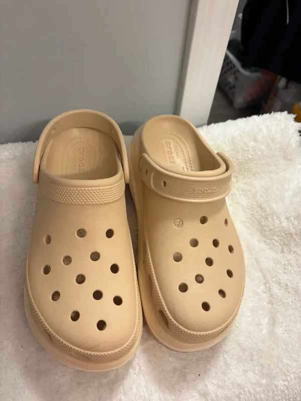 Platform Crocs Nude Sz. - Image 11