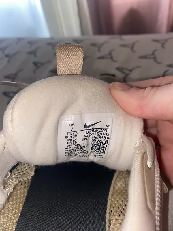Nike Spark Tennis Shoes - Image 4