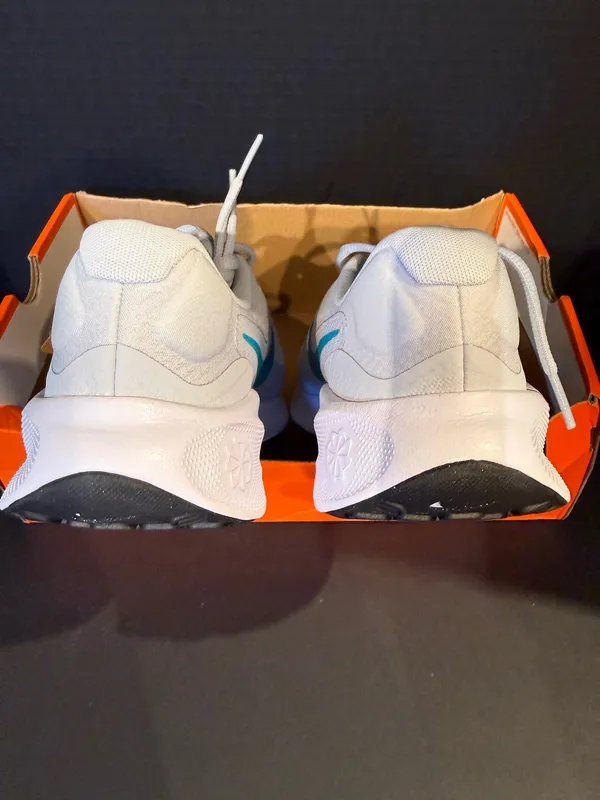 Women’s Nike Revolution 7 - Image 3