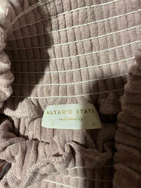 Pajamas/Loungewear - Image 2