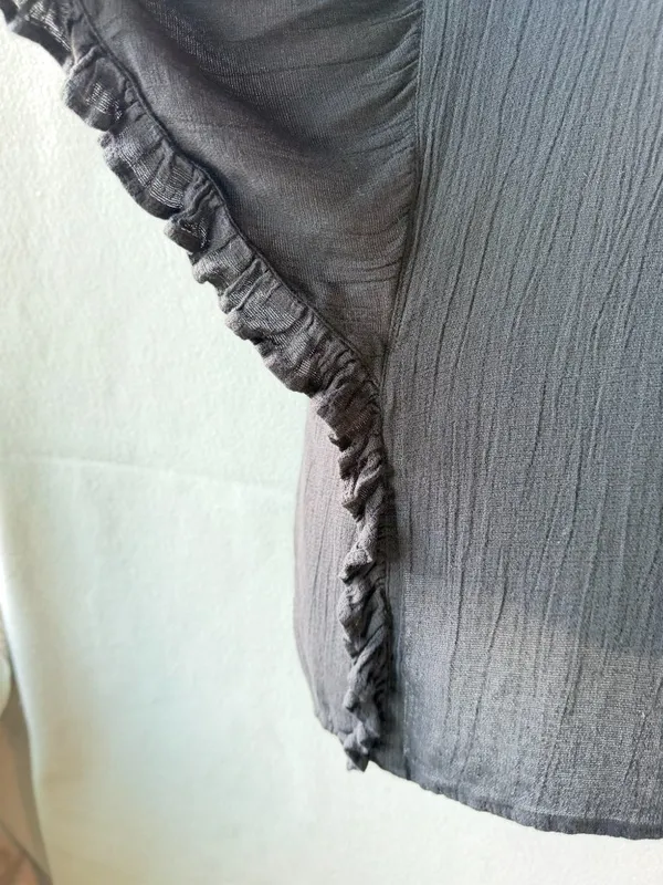Billabong Women's Gauze Button Front‎ Top Medium Boho Ruffle Sleeve Beachy Black - Image 5