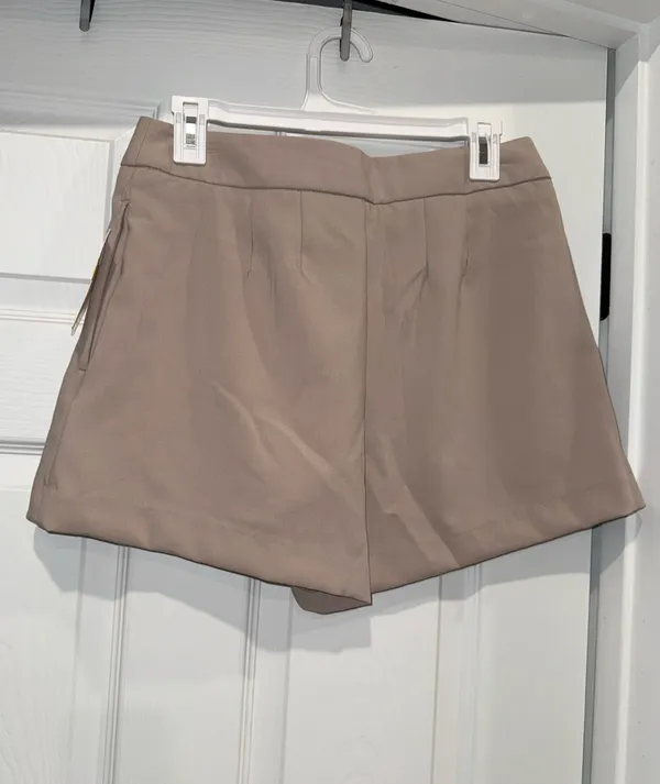 Tailored professional shorts highrise A new day - Image 3