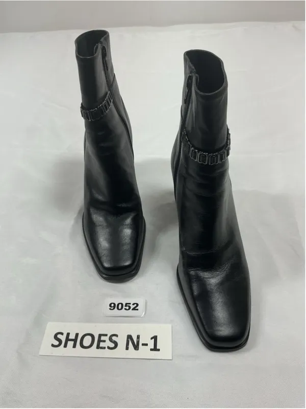 Womans Mister Shoes Ankle Boots 8.5 M Black Block Heel Side Zip Square Toe - Image 3