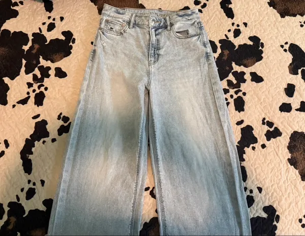 American Eagle Dreamy Drape Stretch Super High-Waisted Baggy Wide-Leg Jean - Image 3