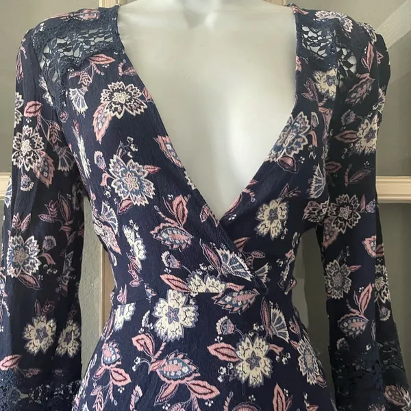 ASTR‎ The Label Floral Dress - Image 4