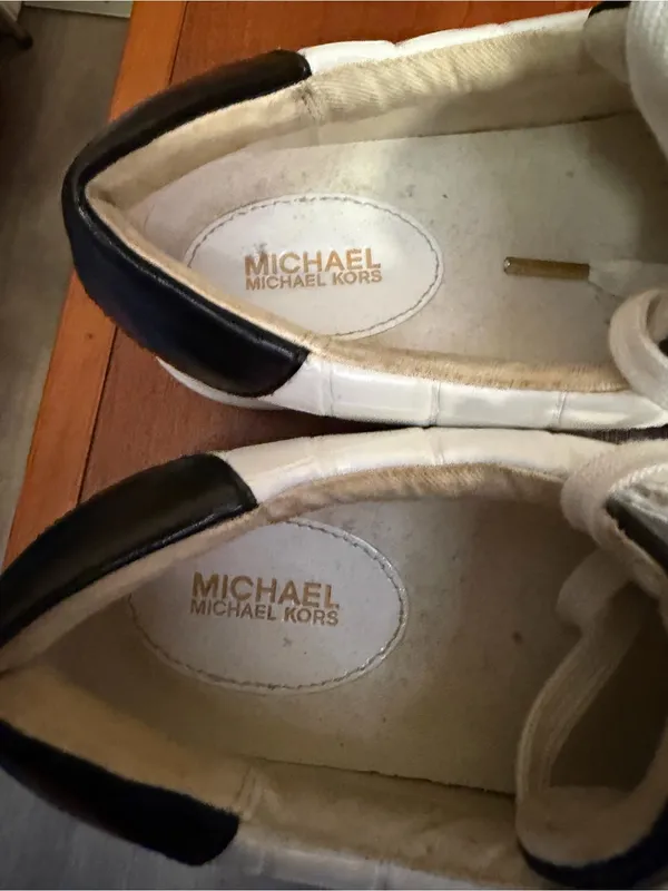 Michael Kors White Croc Embossed Low Top Sneakers Size 6.5 - Image 6