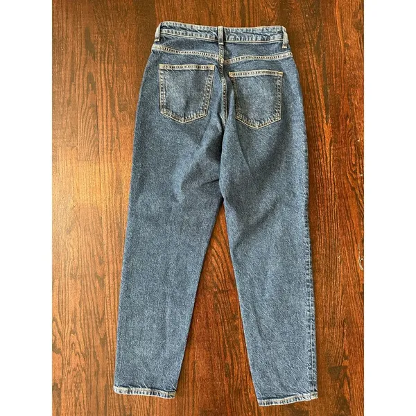 H&M High Rise Mom Jean Medium Wash Blue Jeans Size 6 - Image 2