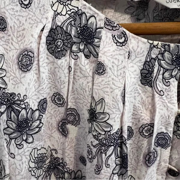 Lucky Brand Floral Peasant Blouse. Size Small. EUC - Image 4