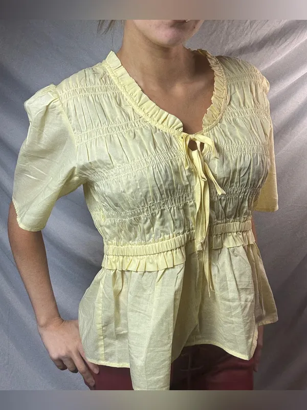 Vintage cottage core top with ruffles in yellow - Image 2